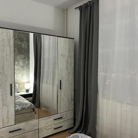 דירה Square Lux סקופיה