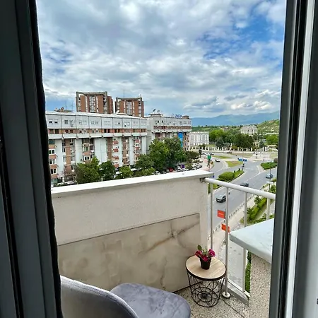 Square Lux * Üsküp